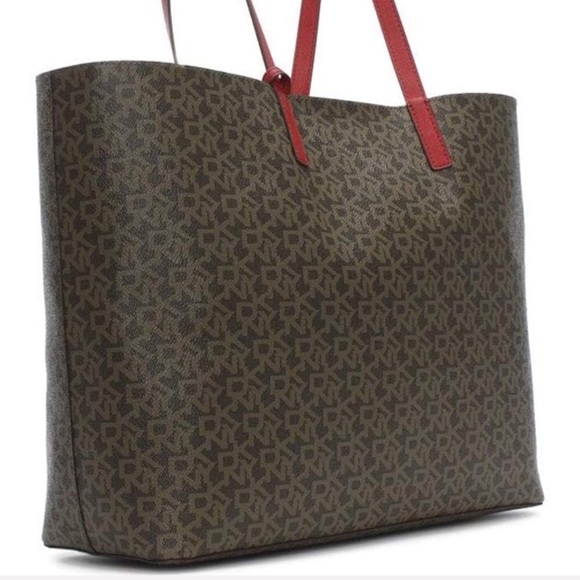 DKNY Brayden Signature Reversible Tote Mocha/Rouge - Picture 5 of 8